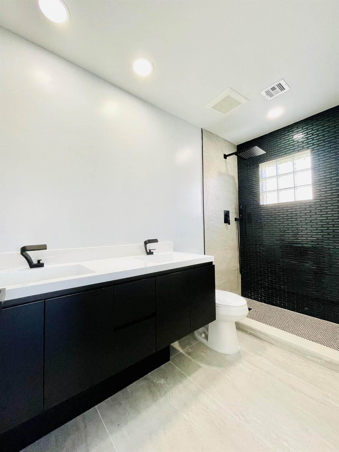 MADISON GREEN - Residential Lease