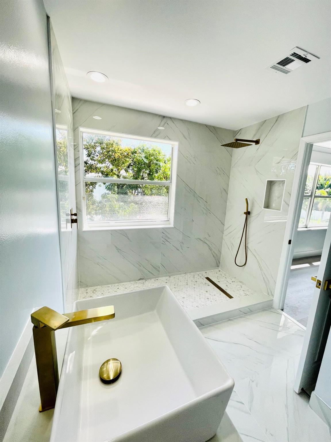 MADISON GREEN - Residential Lease