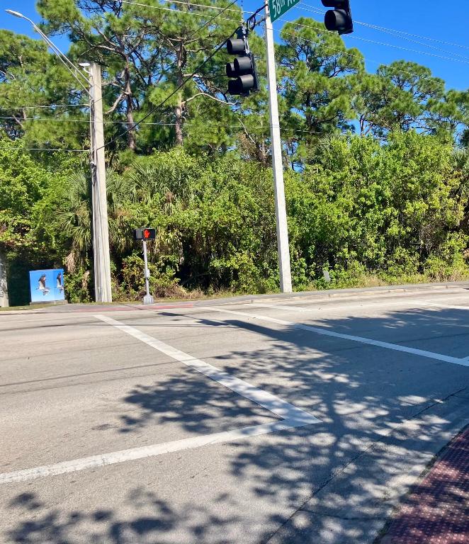 RANCH ESTATES - Land