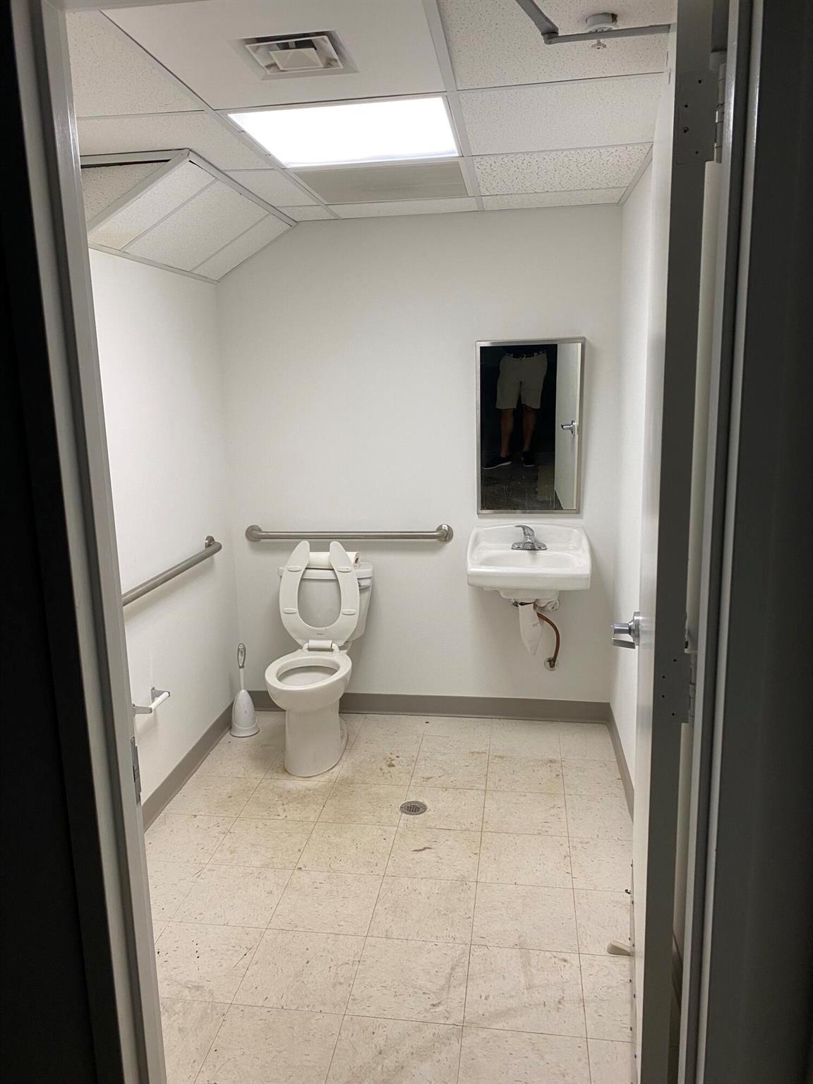 ROYAL PALM BUSINESS PLAZA - Commercial Sale