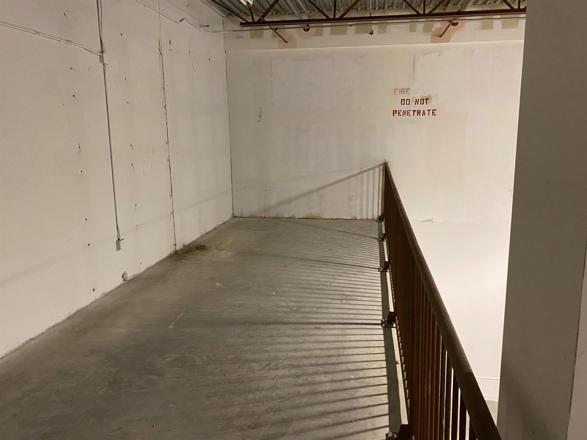 ROYAL PALM BUSINESS PLAZA - Commercial Sale