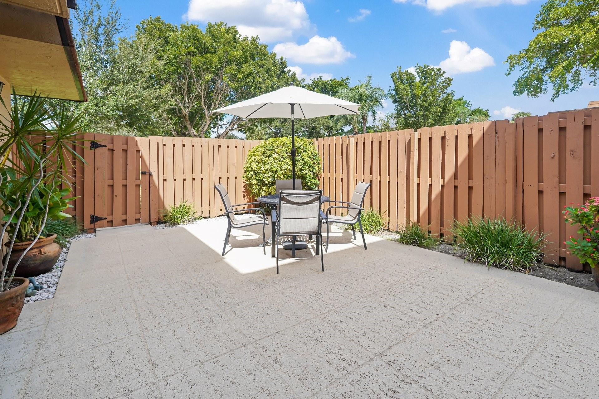 CAMELOT GARDEN - Residential