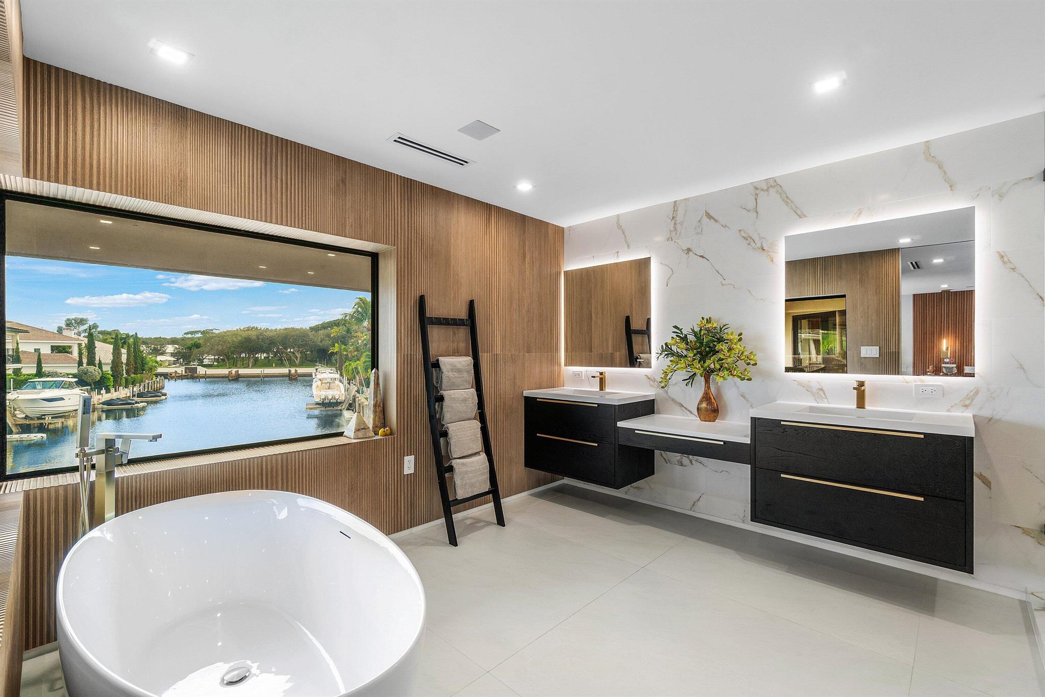 BOCA MARINA - Residential