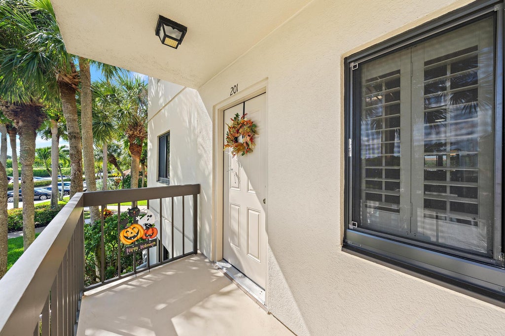 Photo of 601 SEAFARER Circle #201, Jupiter, FL 33477 (MLS # B26085047)