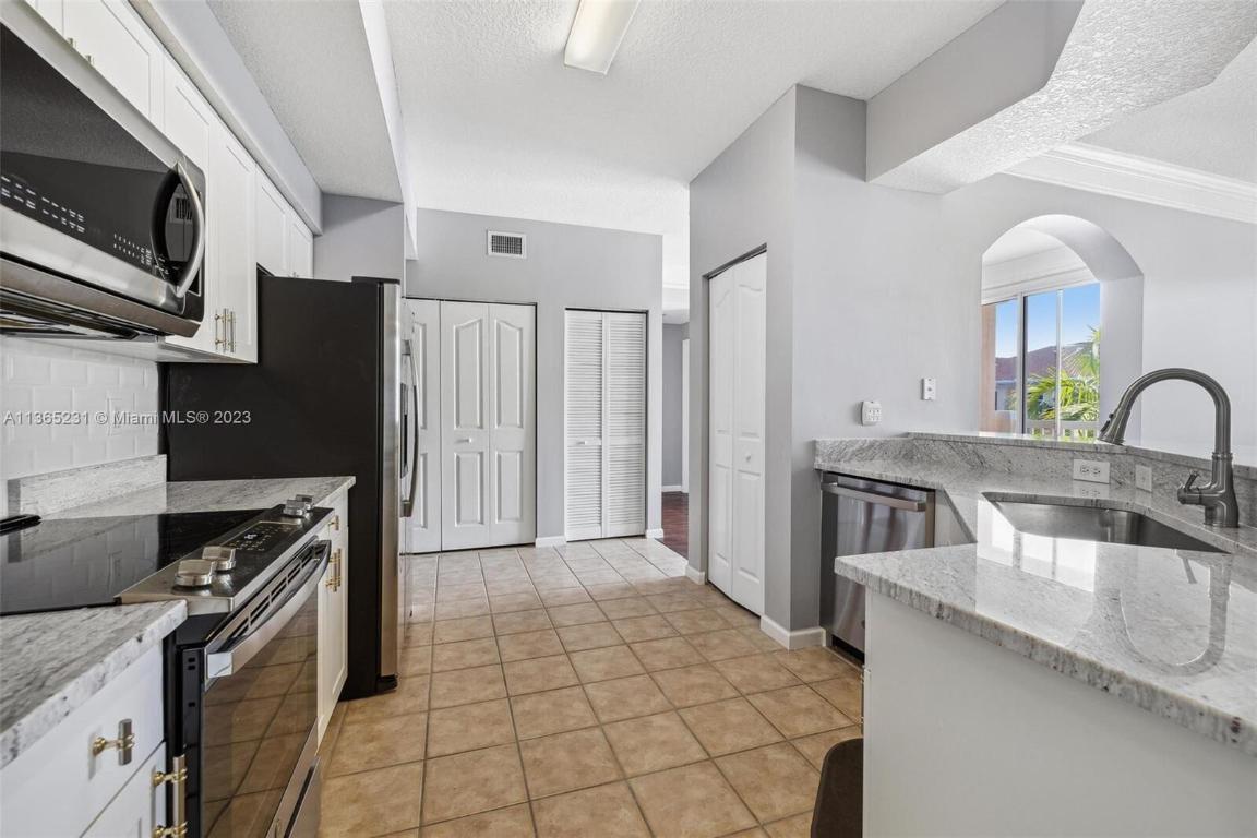 SOMERSET AT ABACOA CONDO - Residential Lease