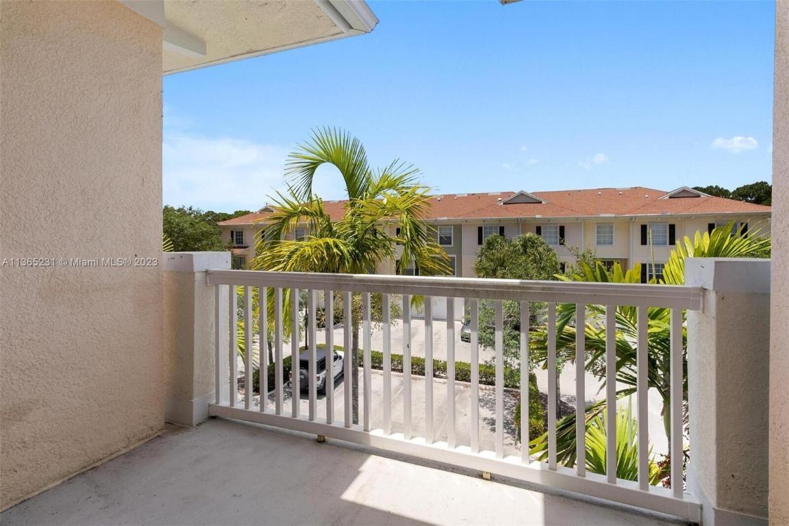 SOMERSET AT ABACOA CONDO - Residential Lease