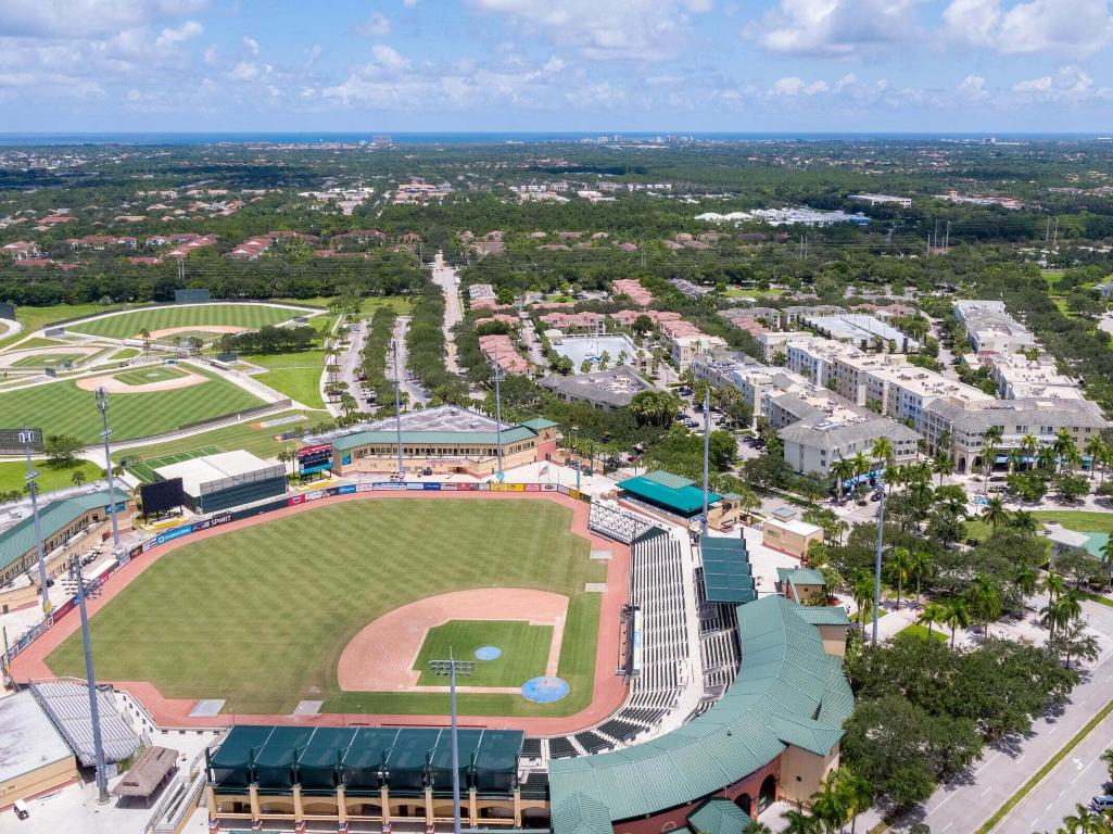 SOMERSET AT ABACOA CONDO - Residential Lease