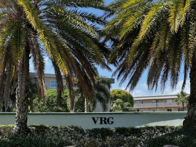 VILLAGE ROYALE ON THE GREEN CONDO - Residential