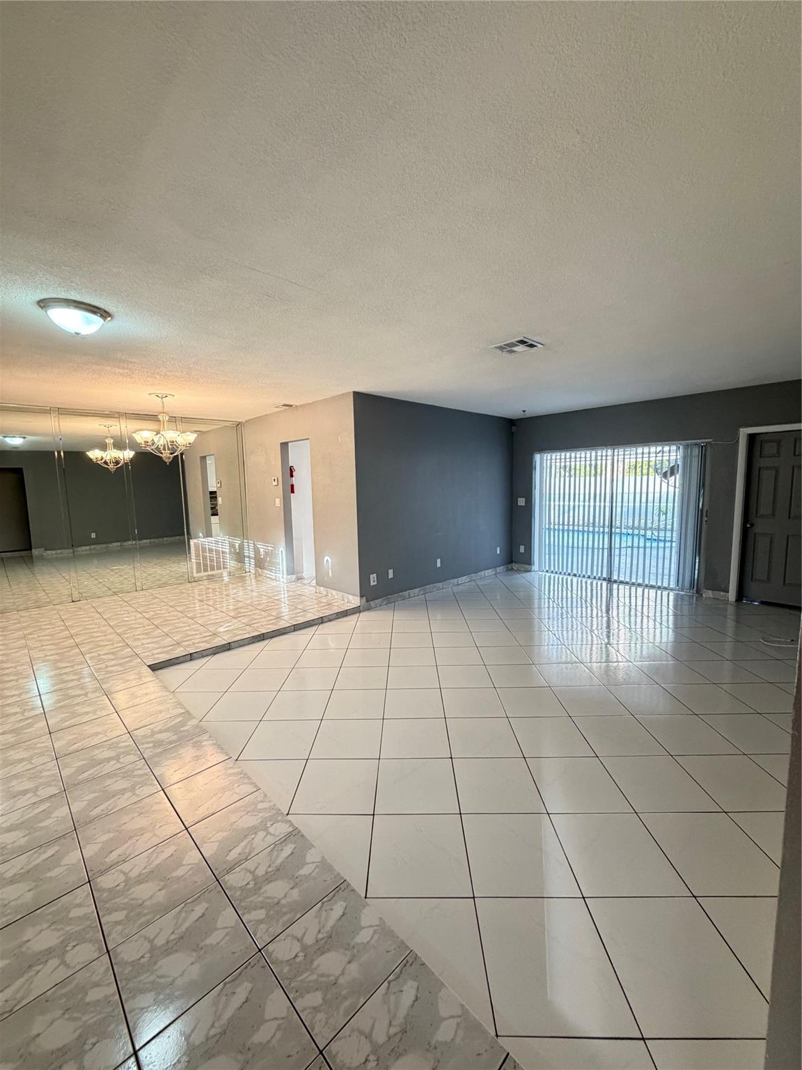 LAUDERDALE LAKES EAST GAT - Residential Lease