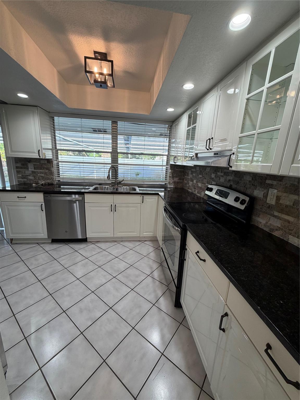 LAUDERDALE LAKES EAST GAT - Residential Lease