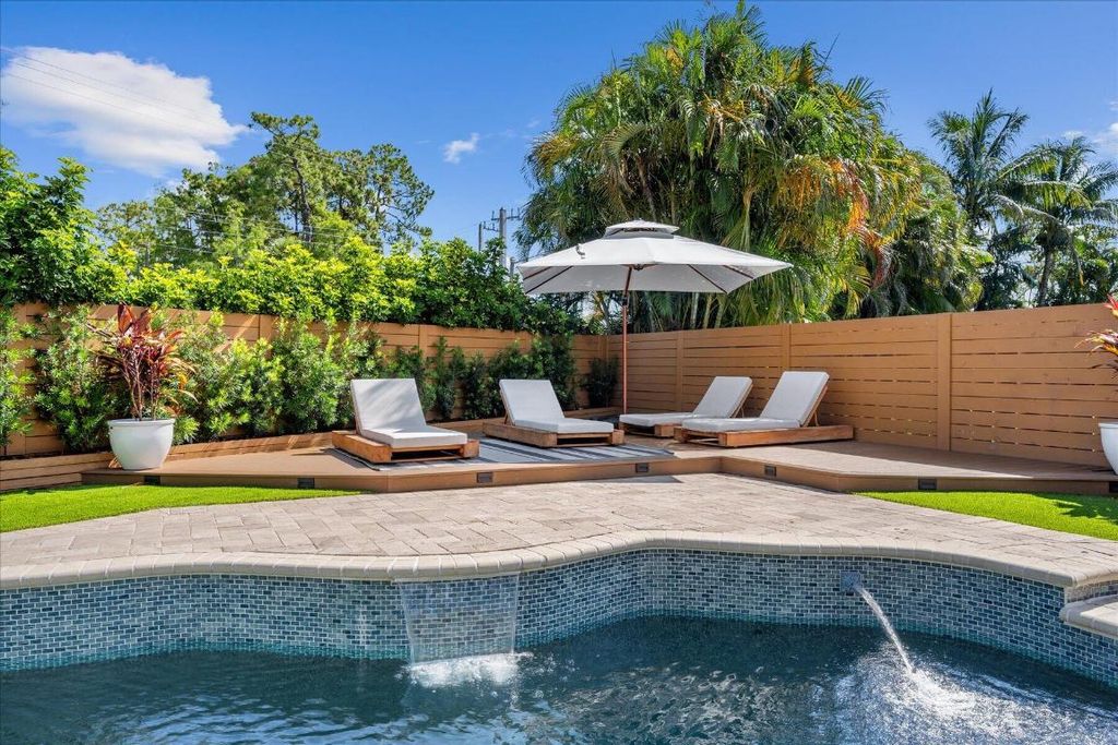 Photo of 404 Indigo Avenue, Wellington, FL 33414 (MLS # R11086932)