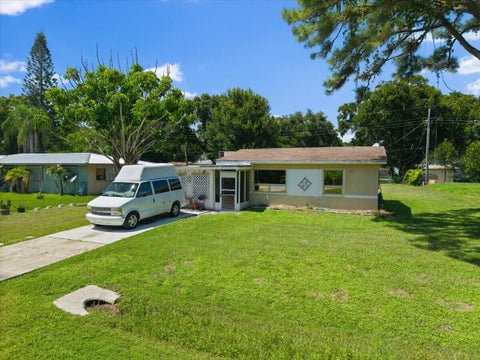 Photo of 7902 HAMILTON Avenue, Fort Pierce, FL 34951 (MLS # B26063343)