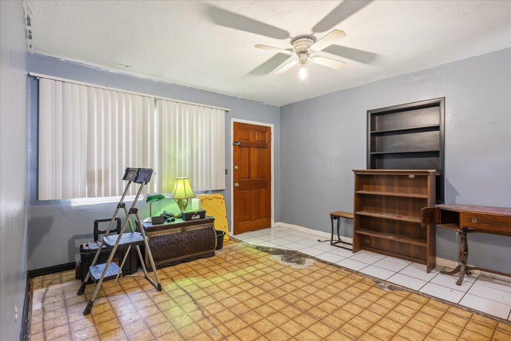 Photo of 7902 HAMILTON Avenue, Fort Pierce, FL 34951 (MLS # B26063343)
