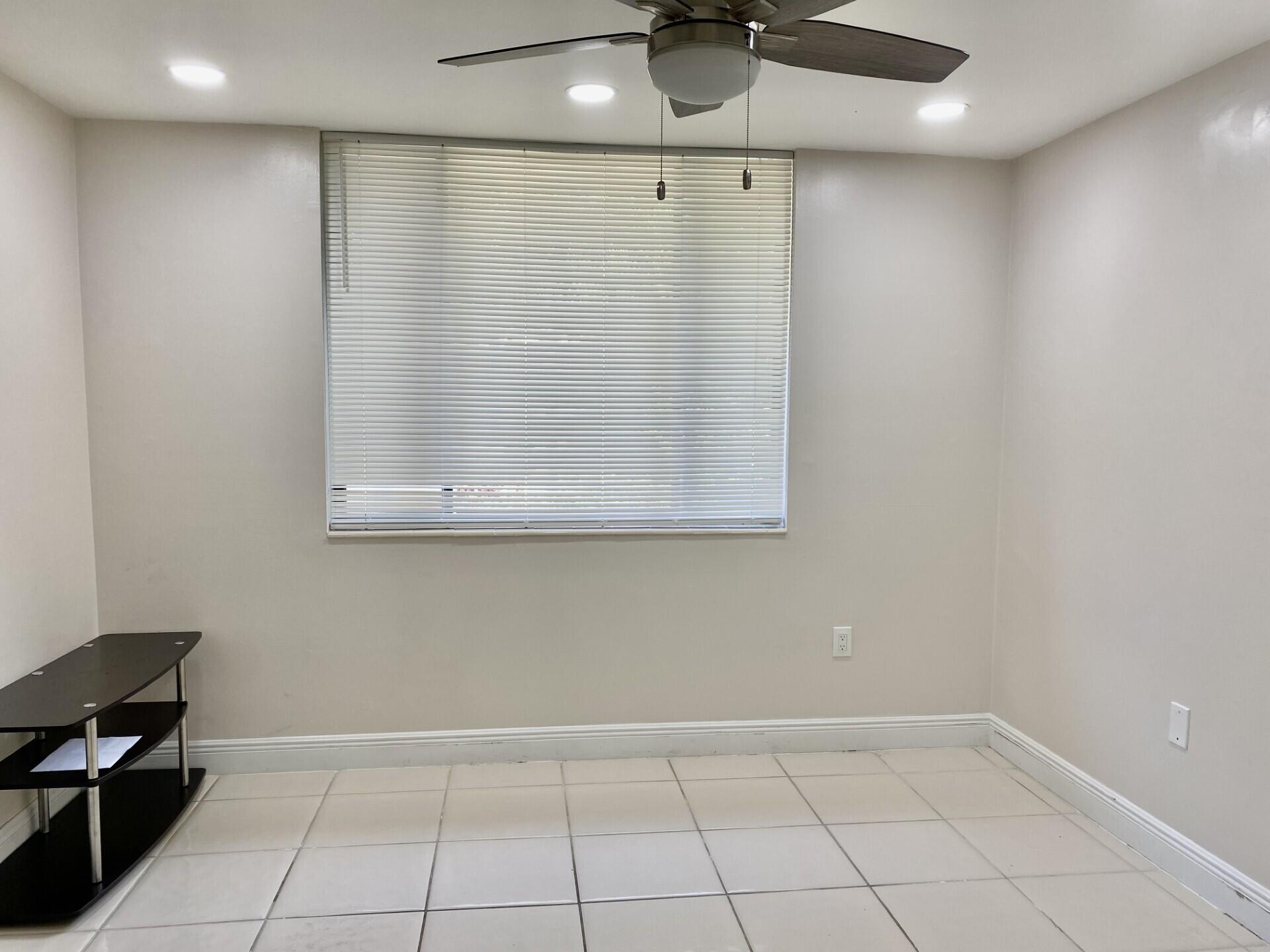 FOUNTAINS OF PALM BEACH CONDO 9 - Residential
