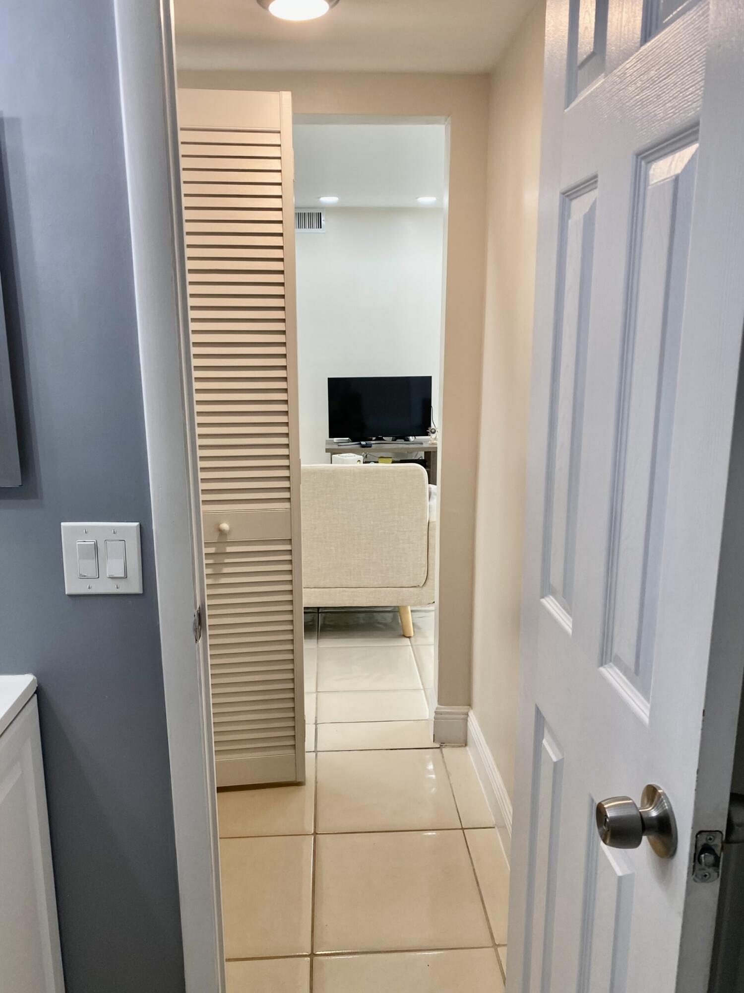 FOUNTAINS OF PALM BEACH CONDO 9 - Residential