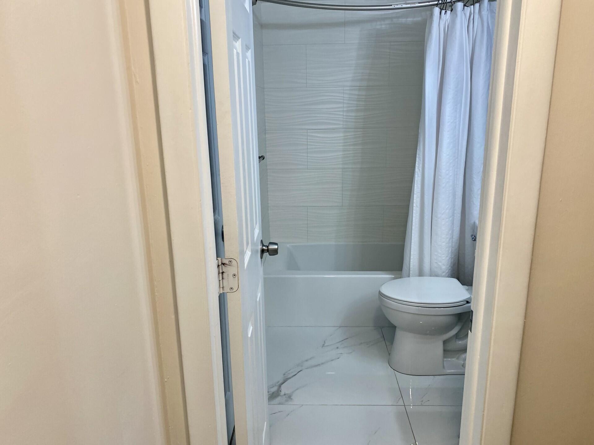 FOUNTAINS OF PALM BEACH CONDO 9 - Residential
