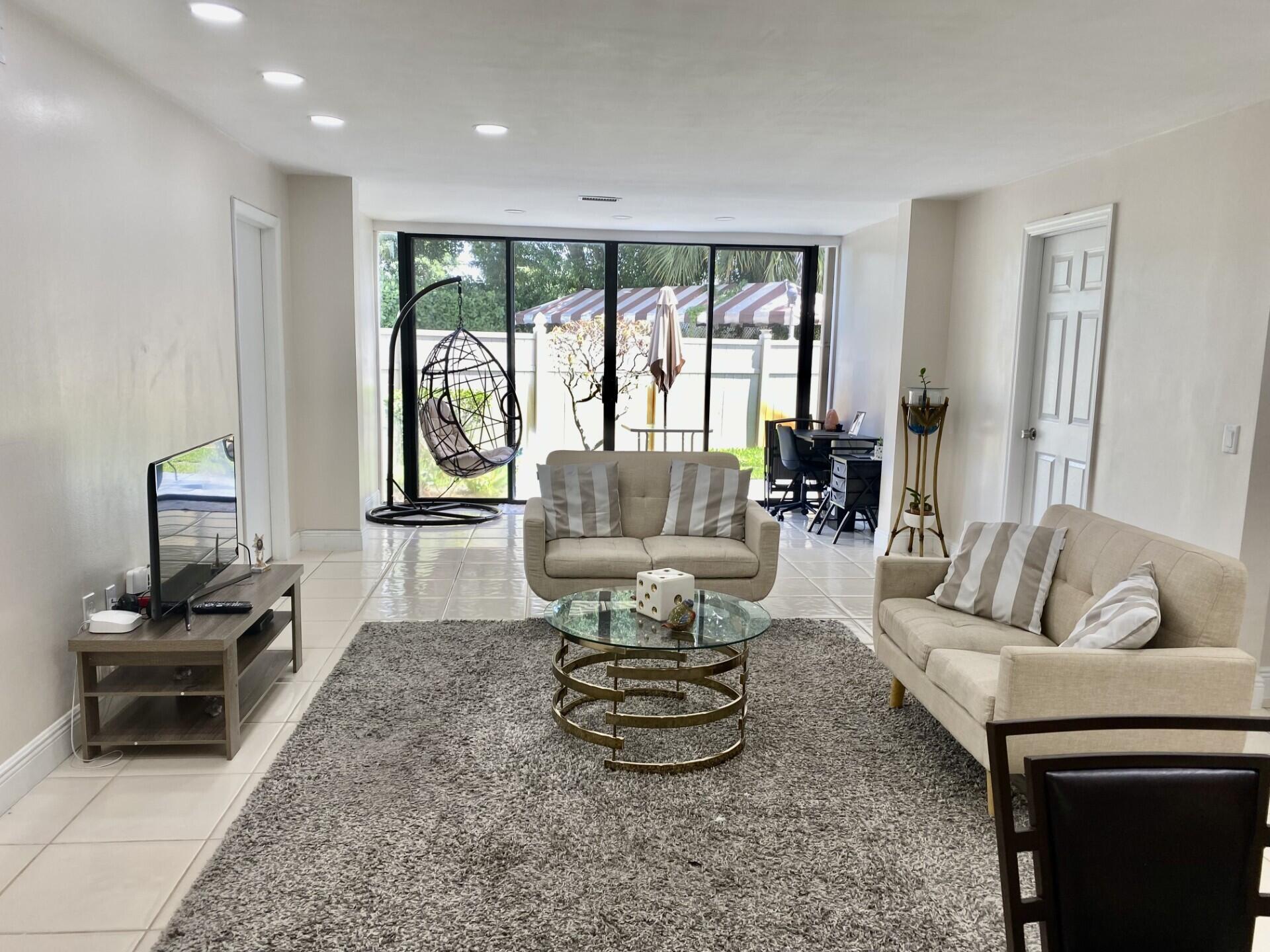 FOUNTAINS OF PALM BEACH CONDO 9 - Residential