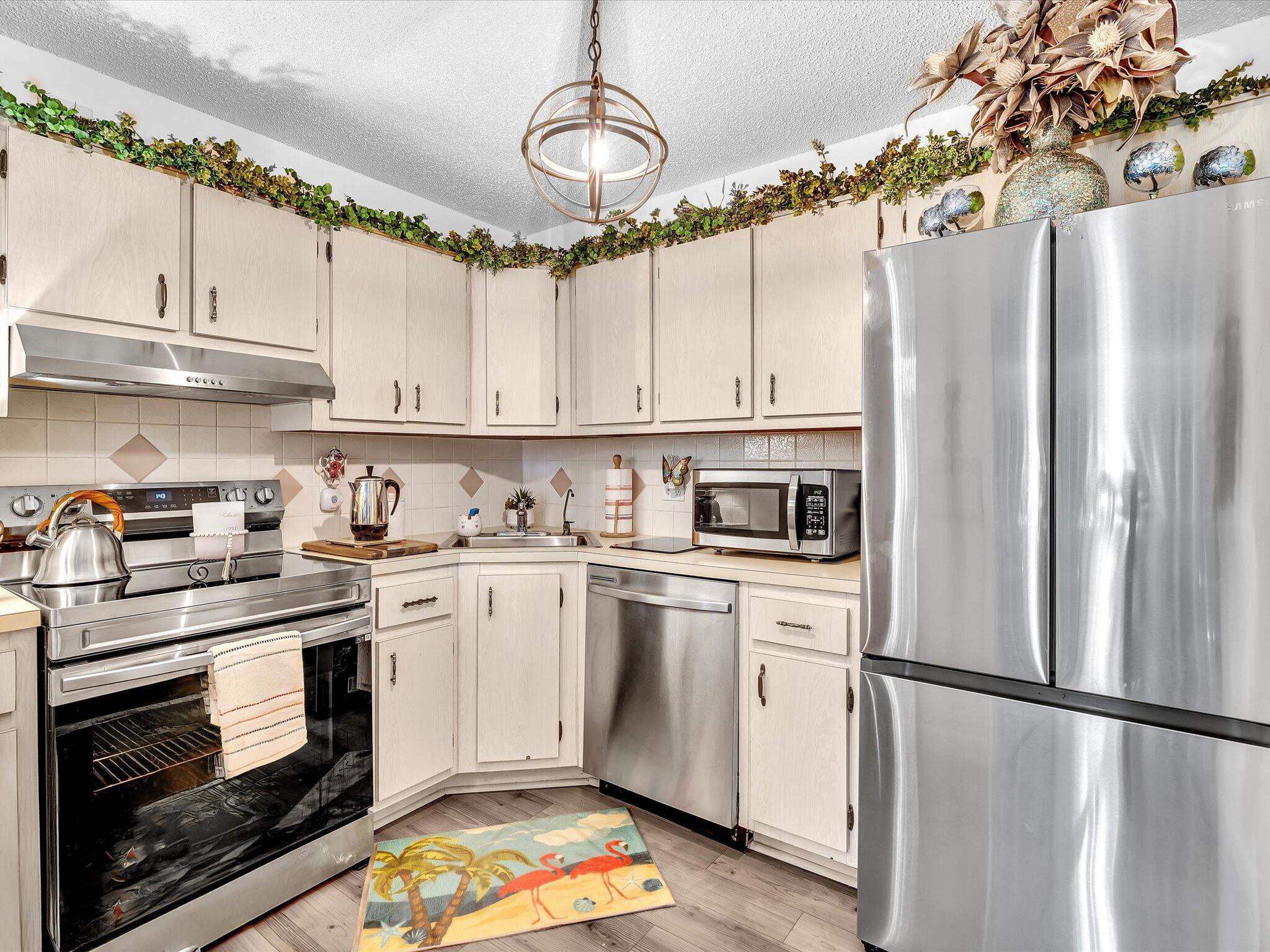 PINE RIDGE III CONDO - Residential