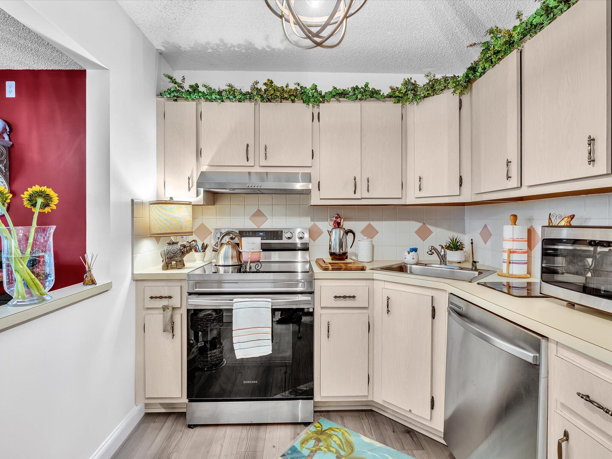 PINE RIDGE III CONDO - Residential