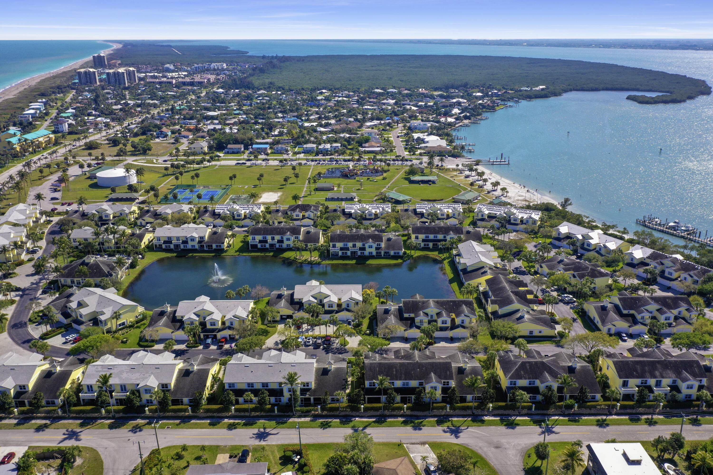 MARINER BAY - Residential