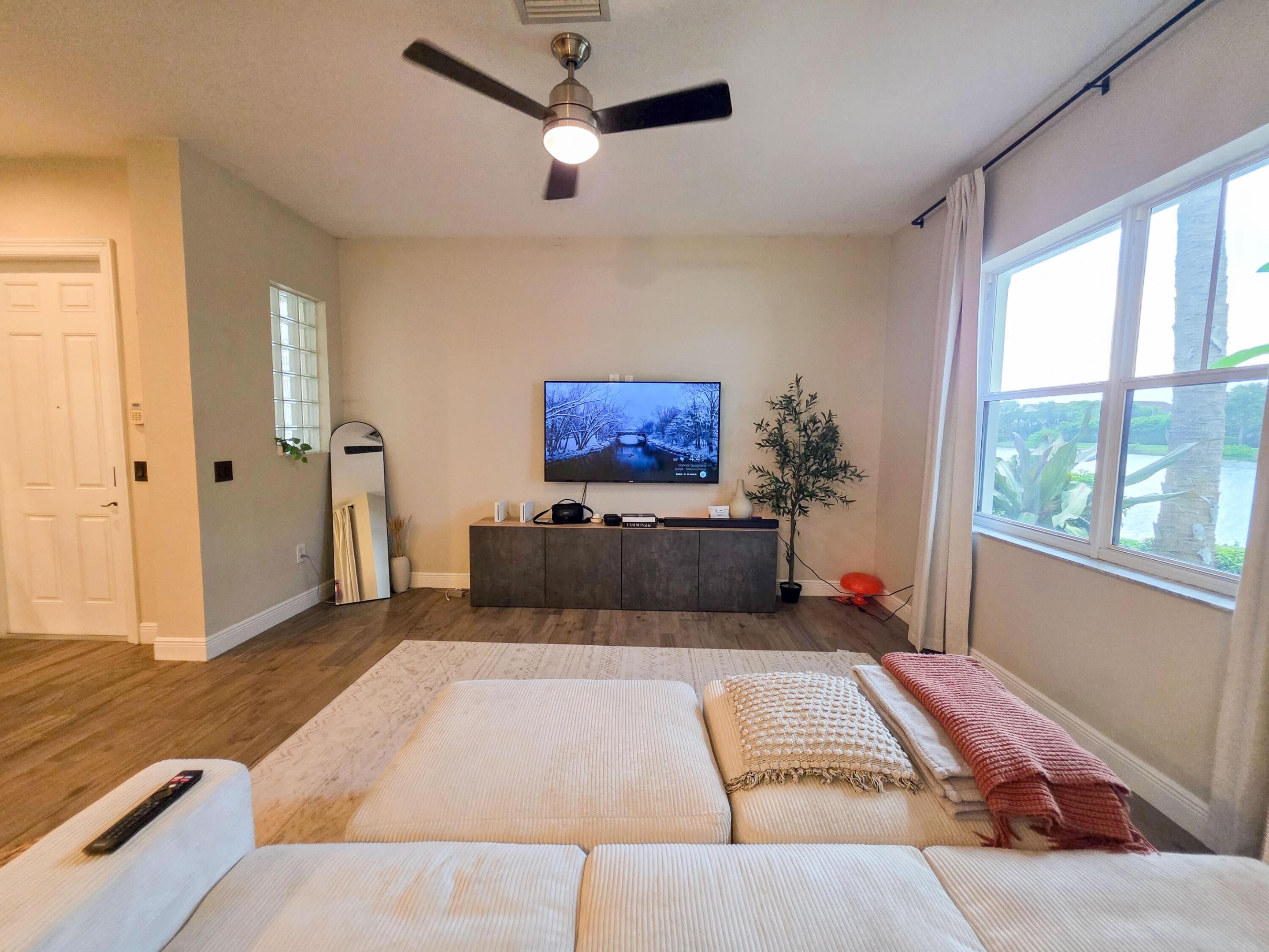 Properties 855 Marina Del Ray Lane 1