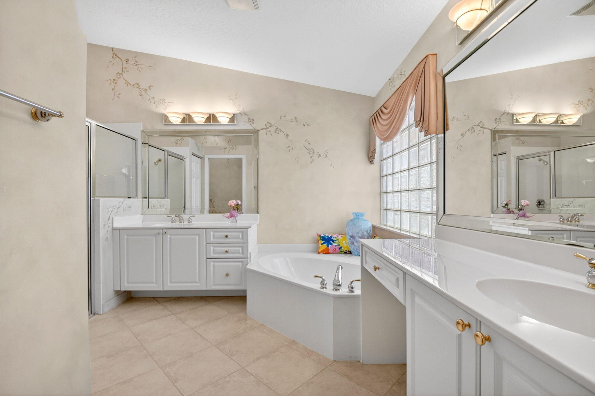 TUSCANY PAR A/B - Residential