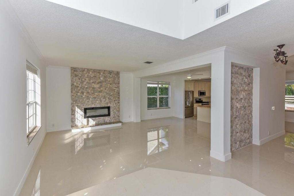 Photo of 204 Lone Pine Drive, Palm Beach Gardens, FL 33410 (MLS # R11136960)