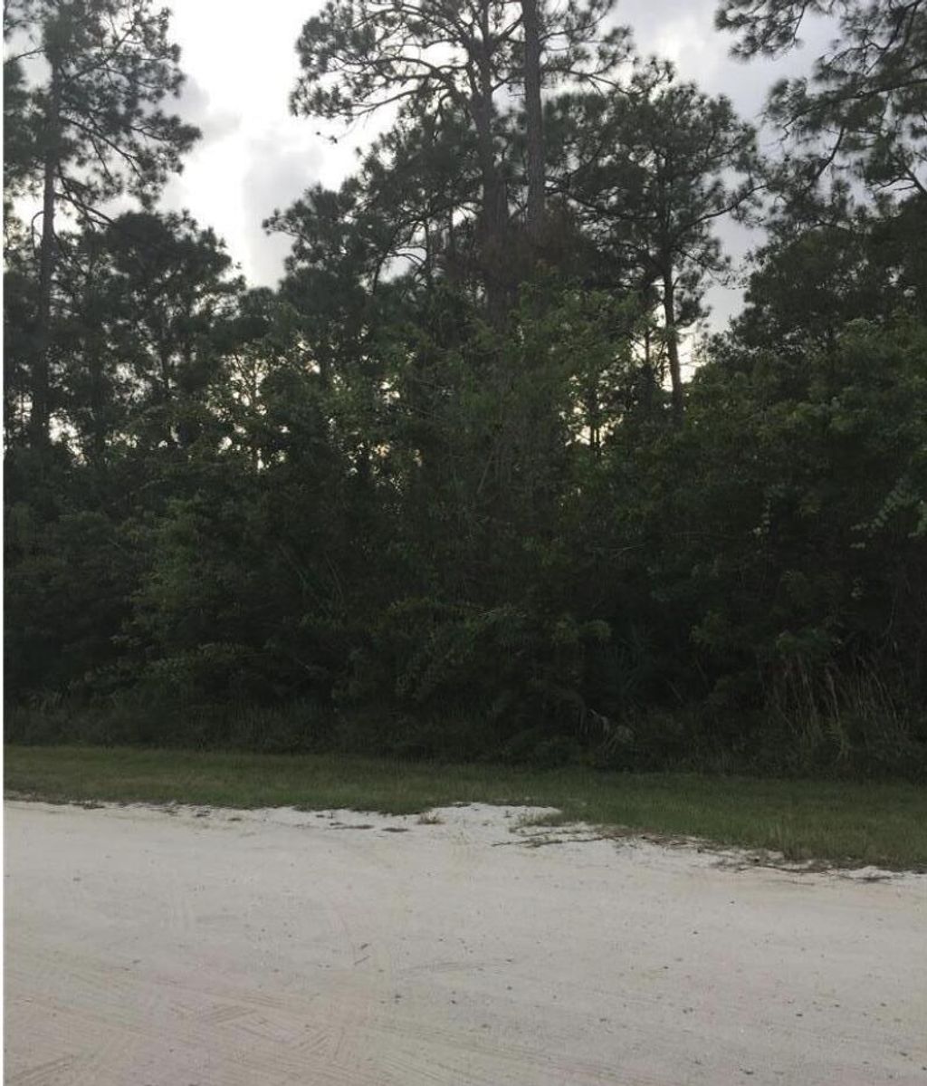 Photo of 8185 W 98th Avenue, Vero Beach, FL 32967 (MLS # R11148635)