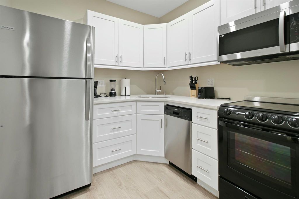 Photo of 898 SE 2nd Place #2, Deerfield Beach, FL 33441 (MLS # R11044579)