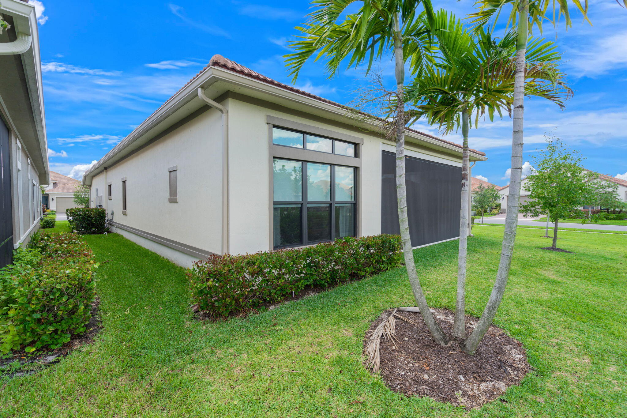 PARKLAND ROYALE - Residential