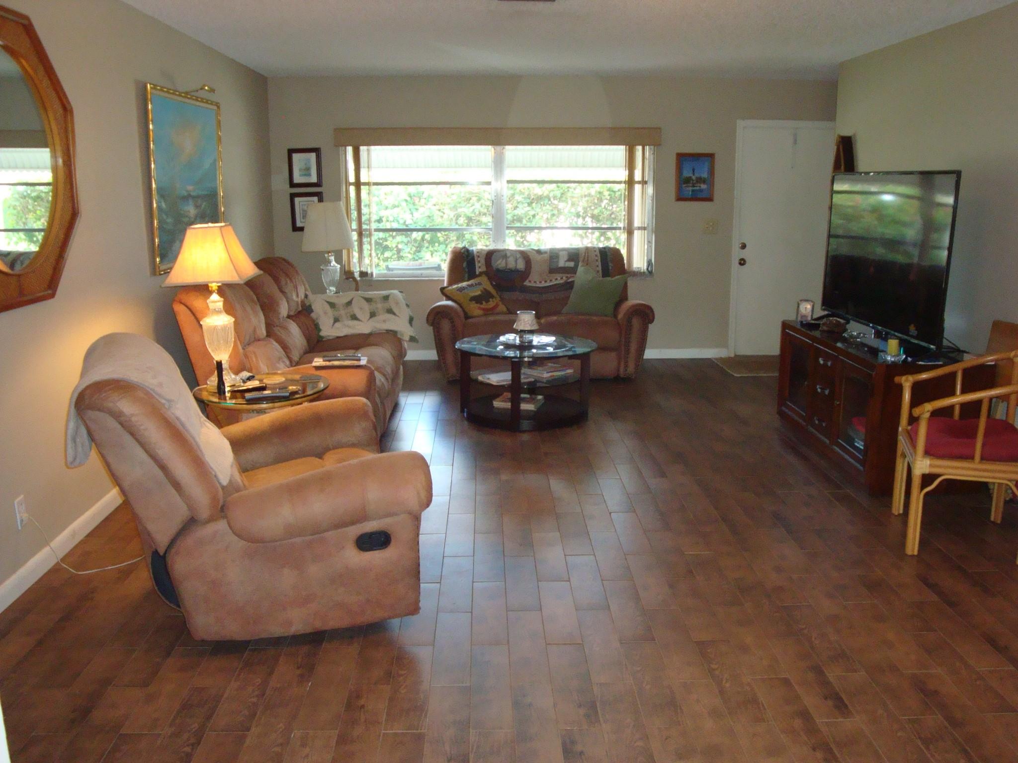 Delray Villas 01 - Residential