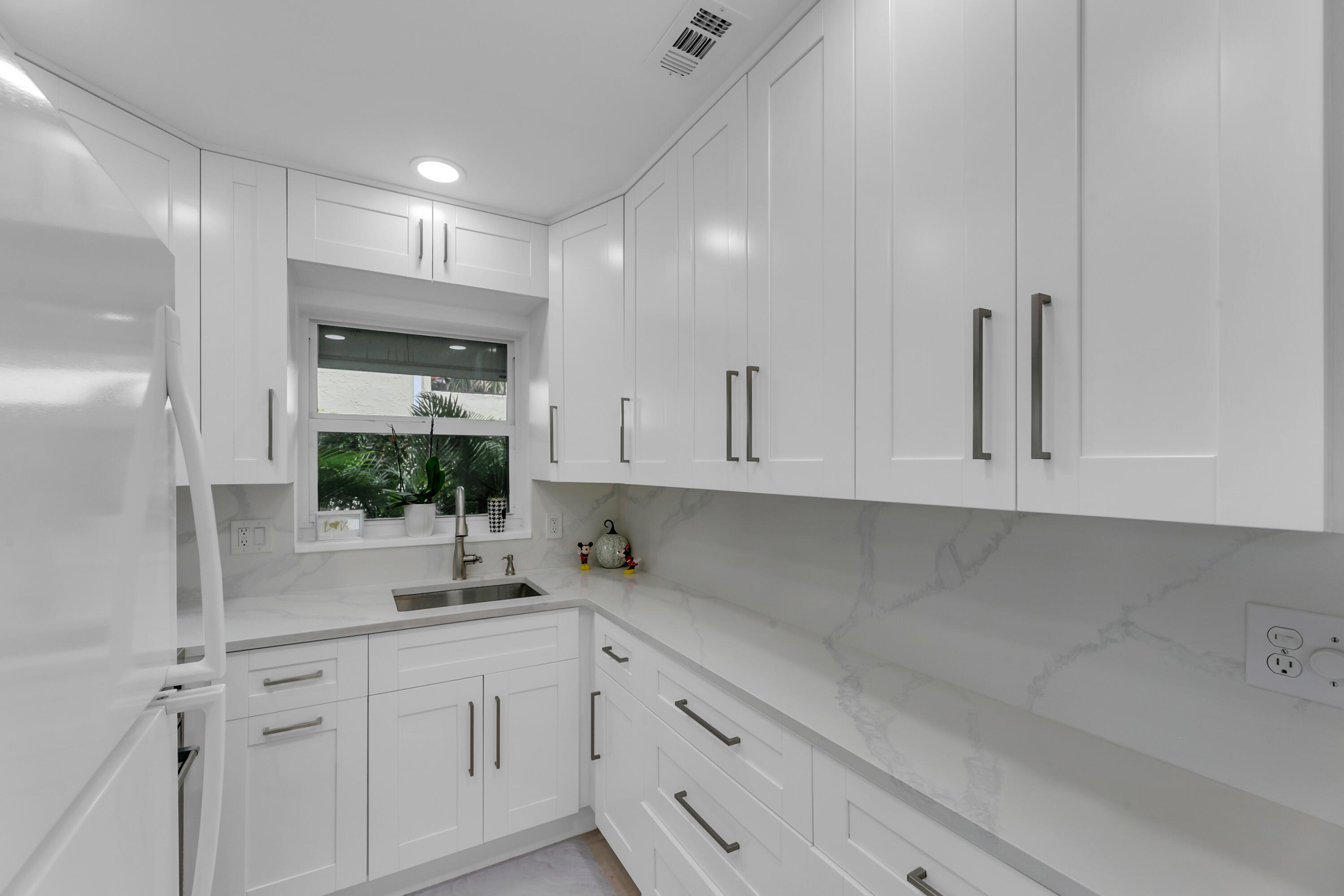 960 Crystal Lake Drive 115