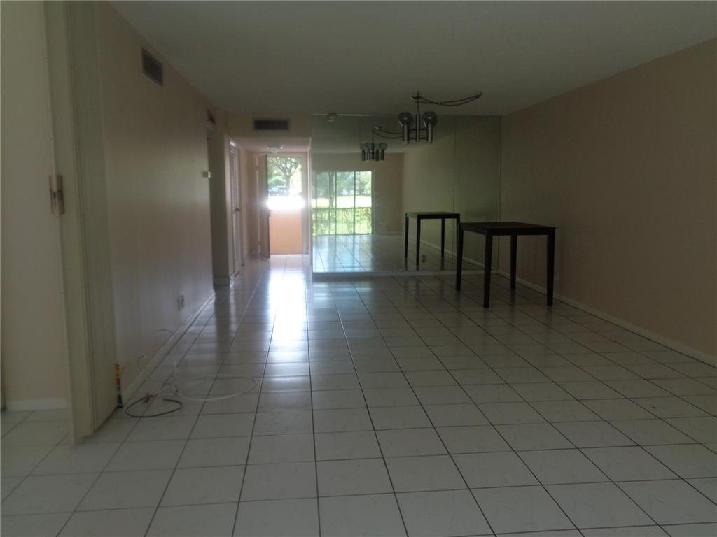 FALLS OF INVERRARY - Residential