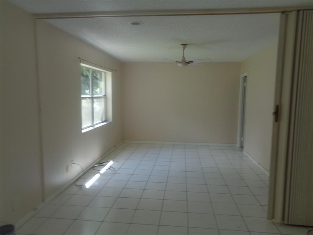 FALLS OF INVERRARY - Residential