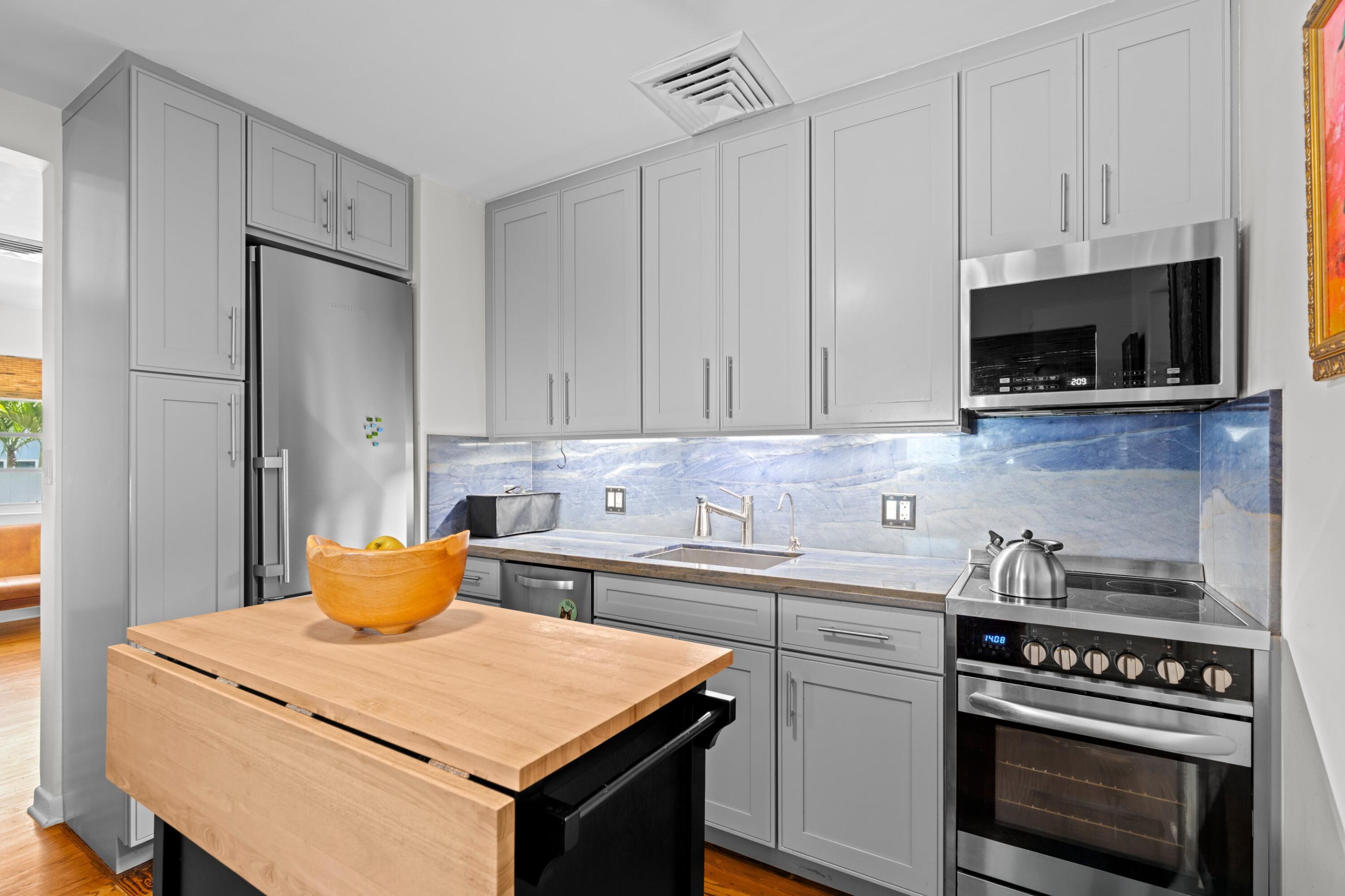 GALE LAKE WORTH 1 REAMNDED - Residential