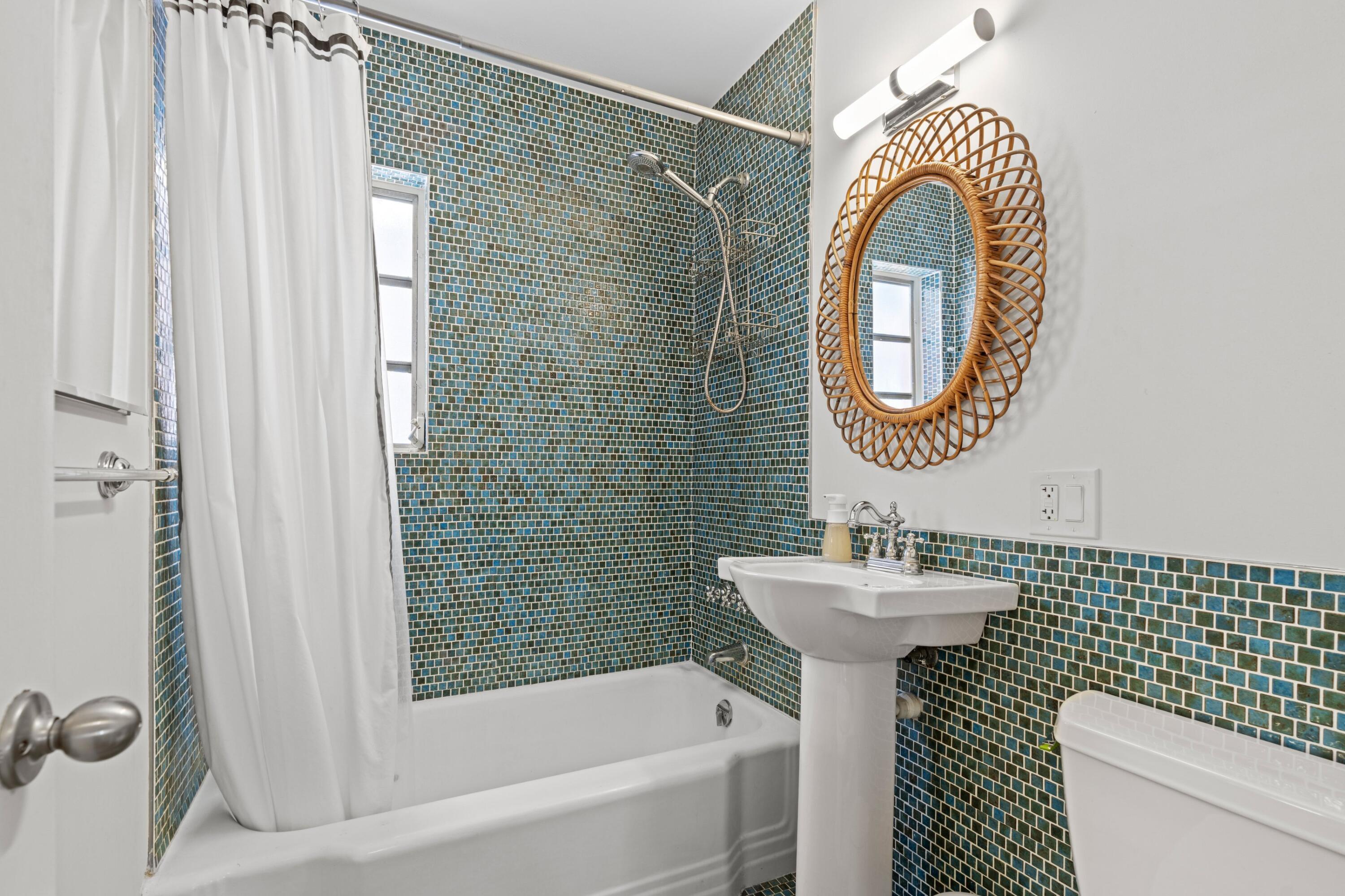 GALE LAKE WORTH 1 REAMNDED - Residential