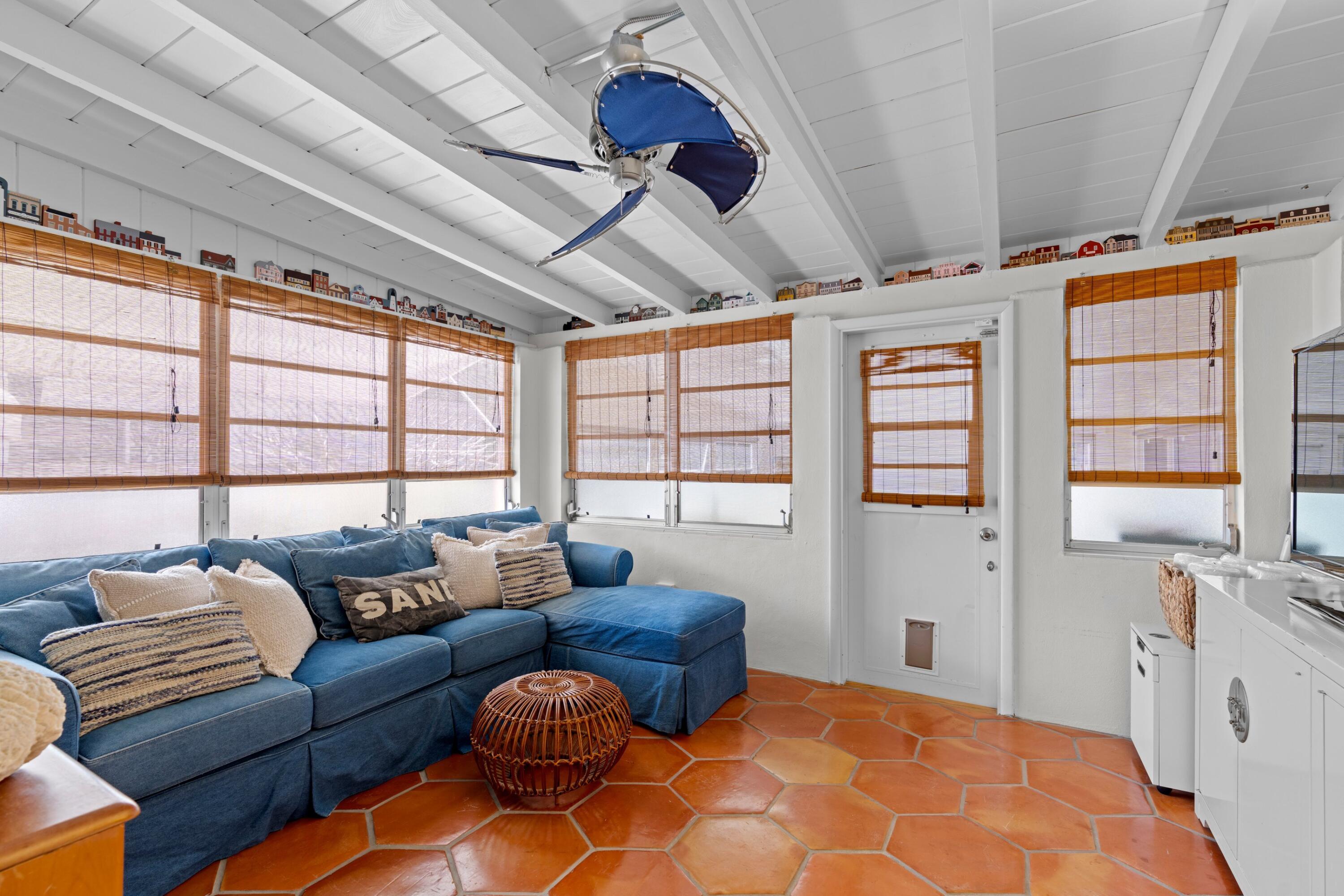 GALE LAKE WORTH 1 REAMNDED - Residential