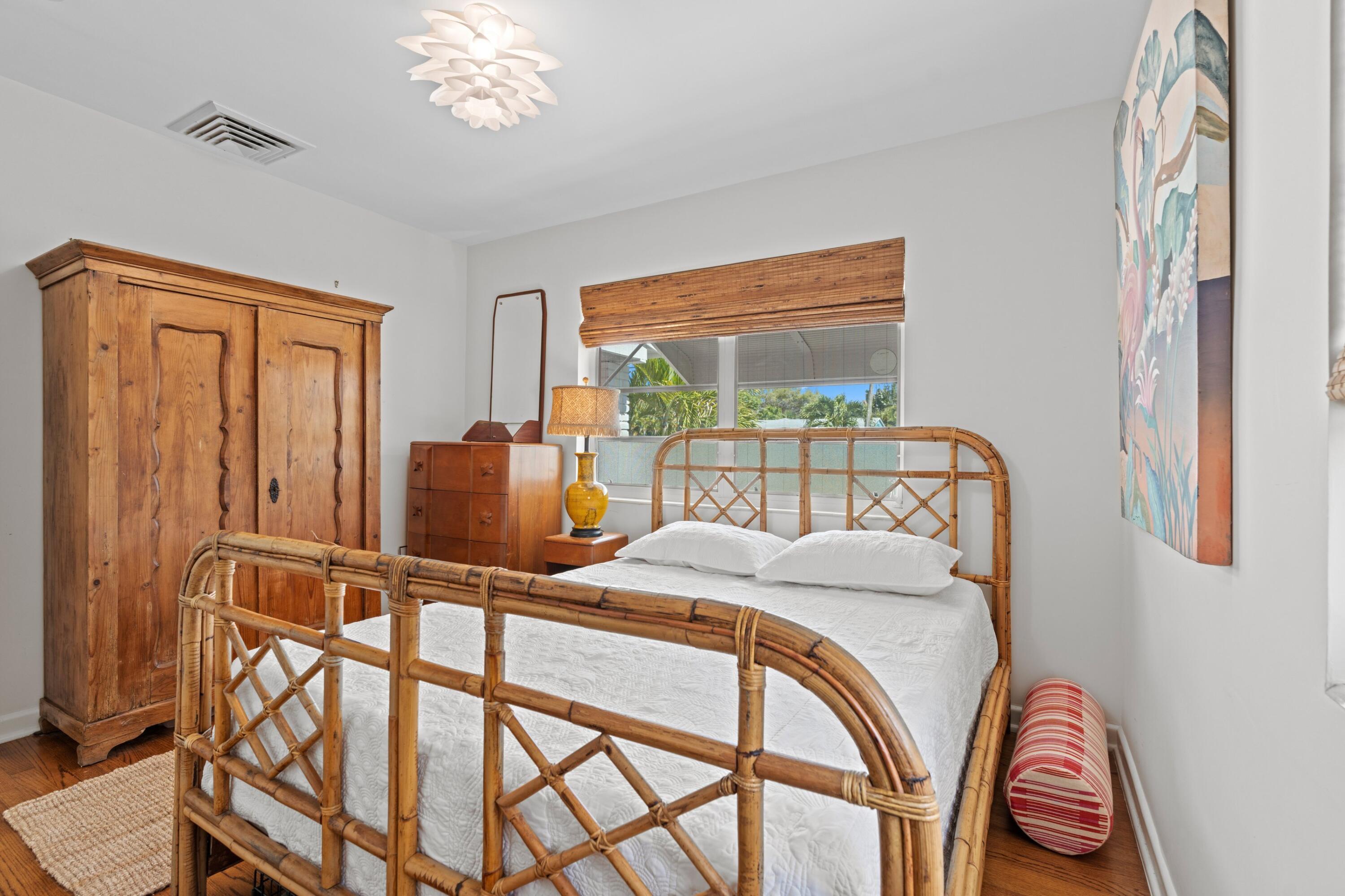 GALE LAKE WORTH 1 REAMNDED - Residential