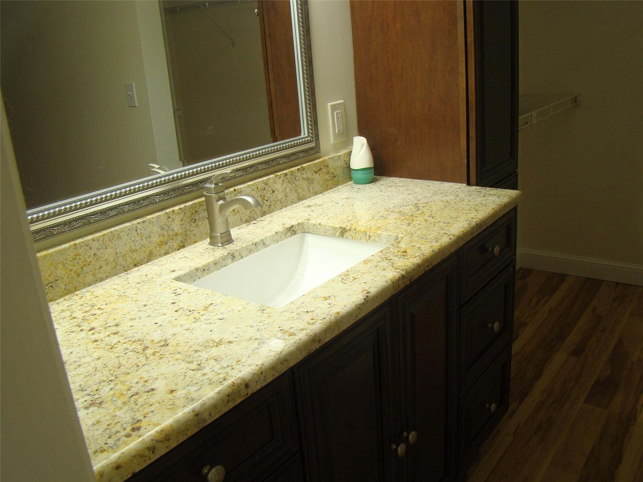 APPLEWOOD VILLAGE 1 - Residential