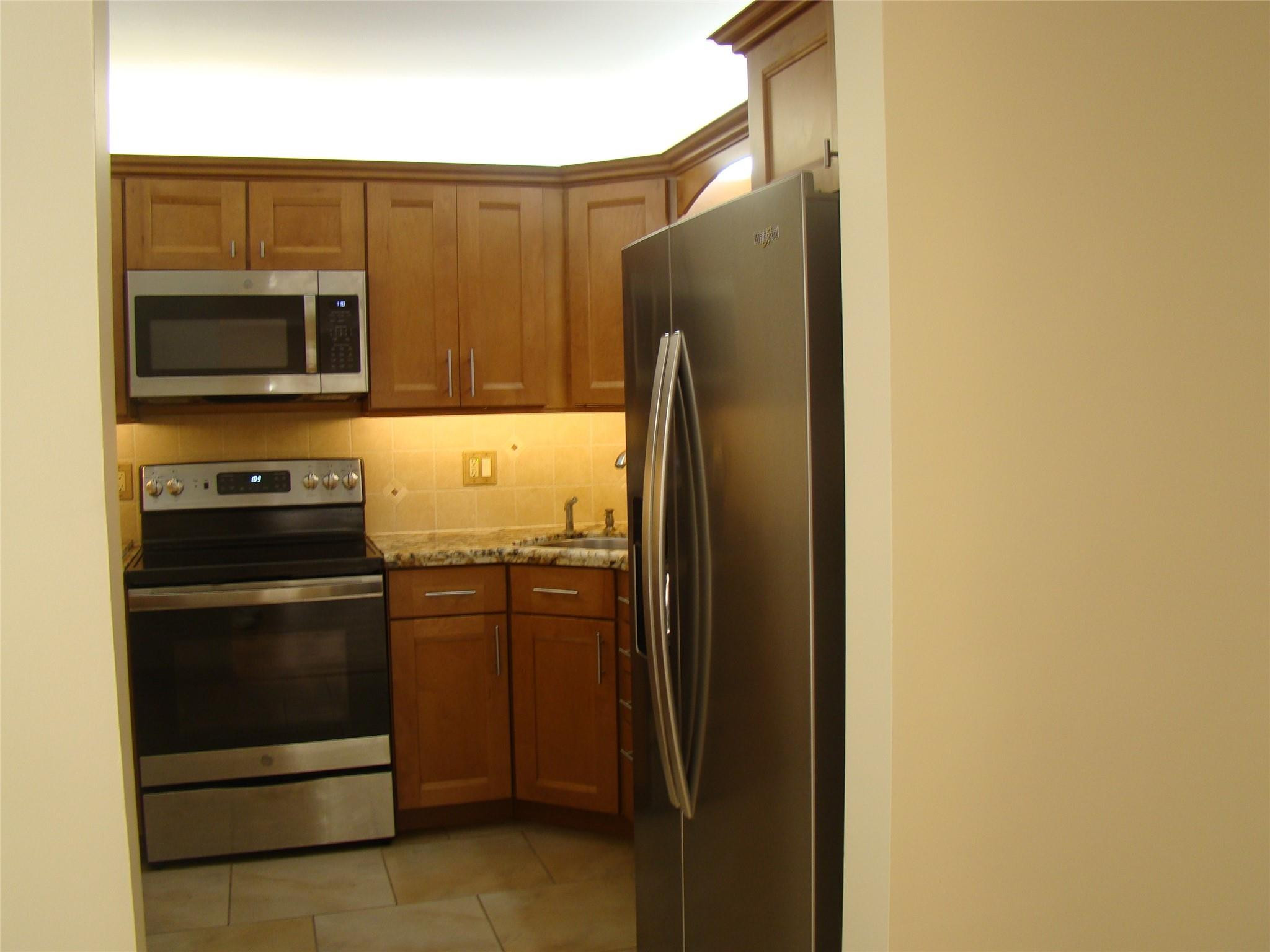 APPLEWOOD VILLAGE 1 - Residential