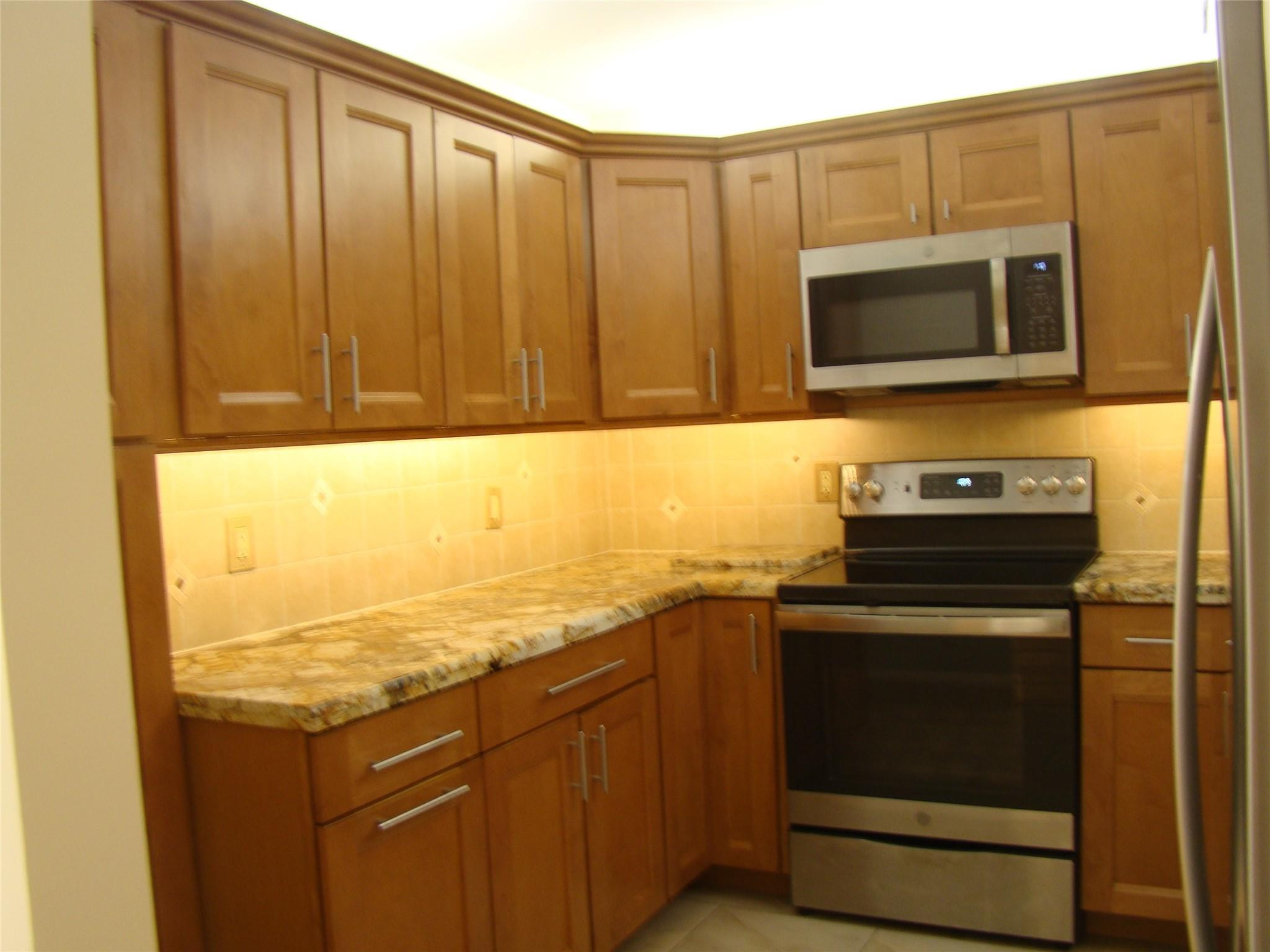 APPLEWOOD VILLAGE 1 - Residential