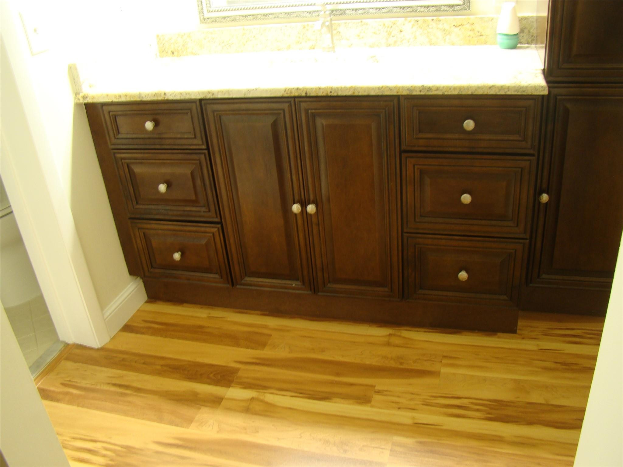 APPLEWOOD VILLAGE 1 - Residential