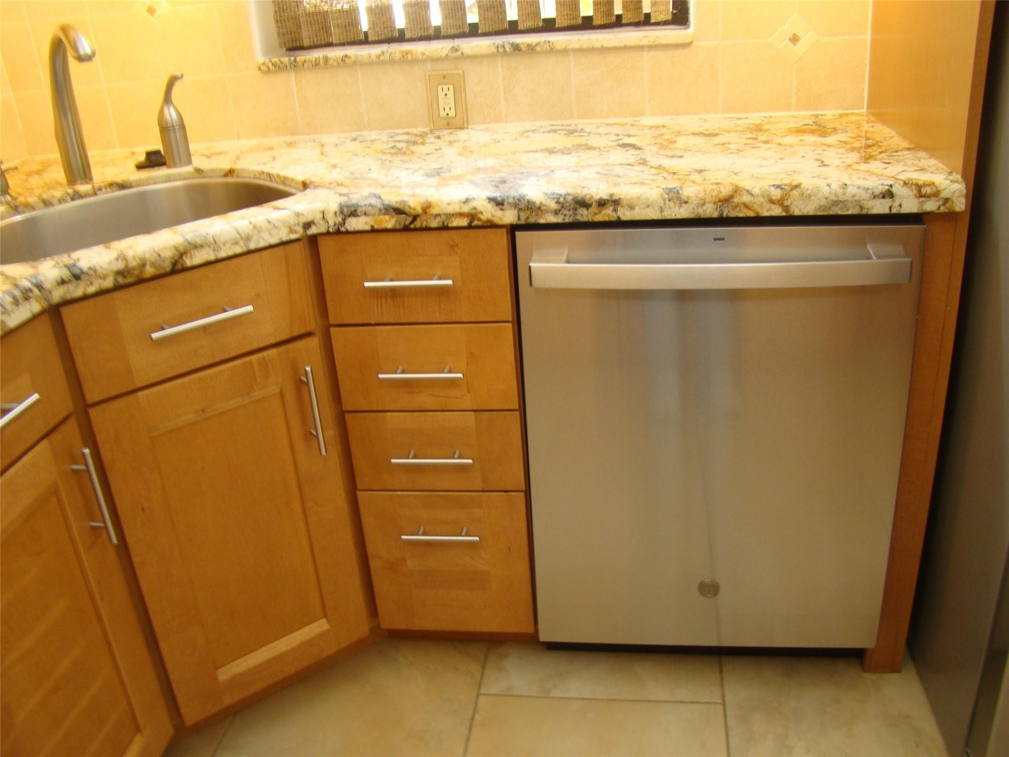 APPLEWOOD VILLAGE 1 - Residential