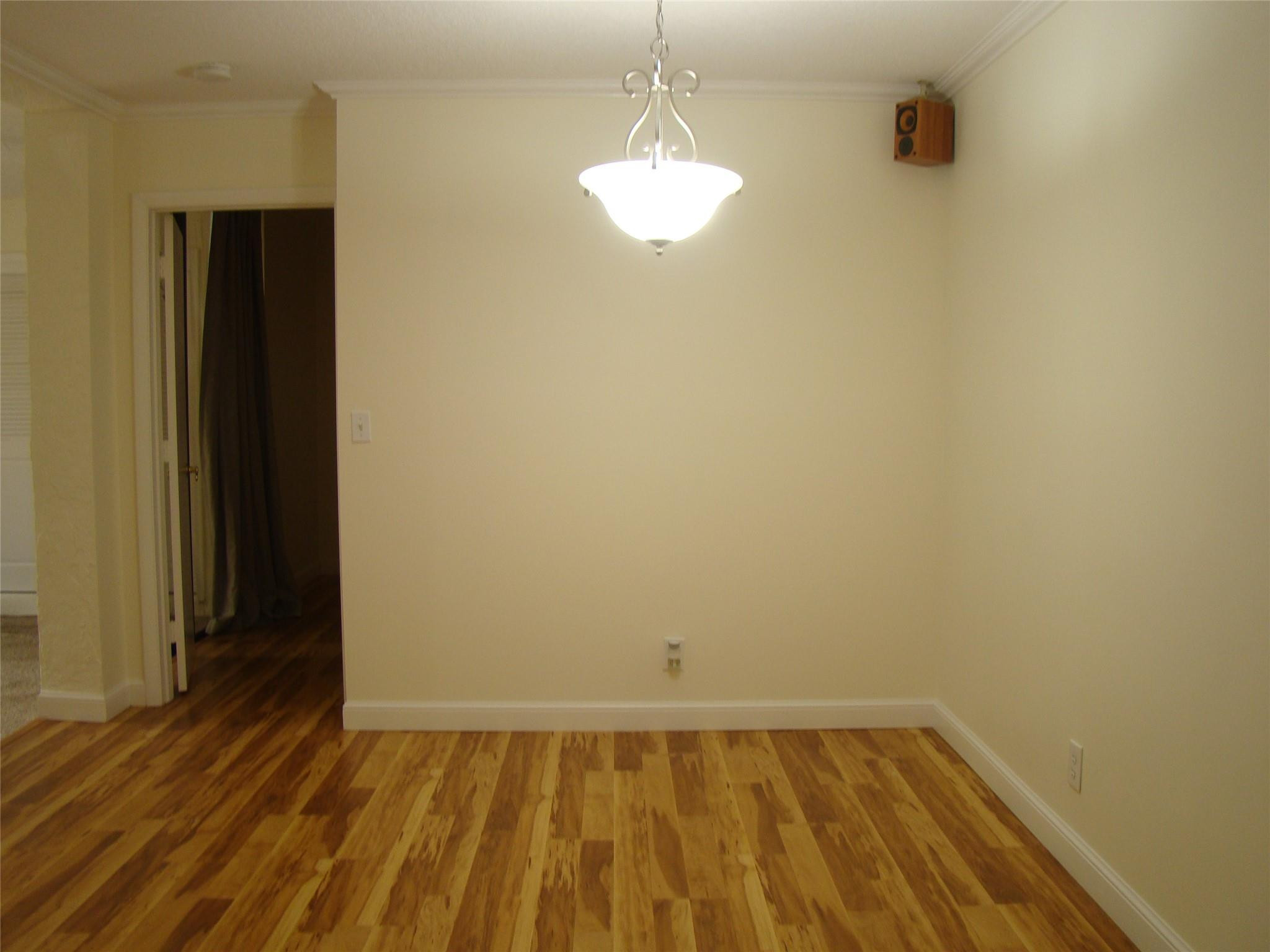 APPLEWOOD VILLAGE 1 - Residential