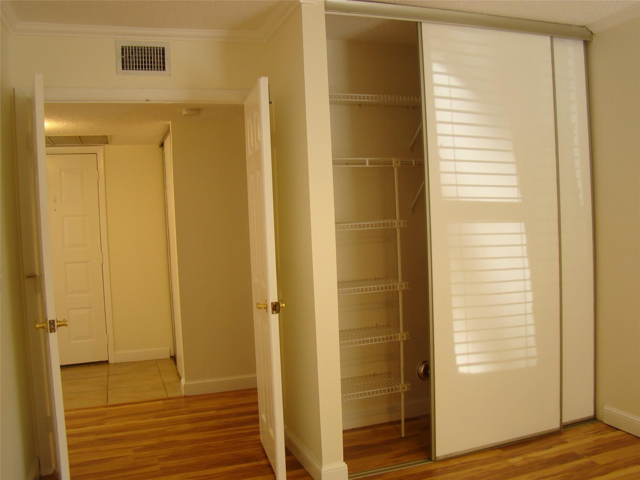 APPLEWOOD VILLAGE 1 - Residential