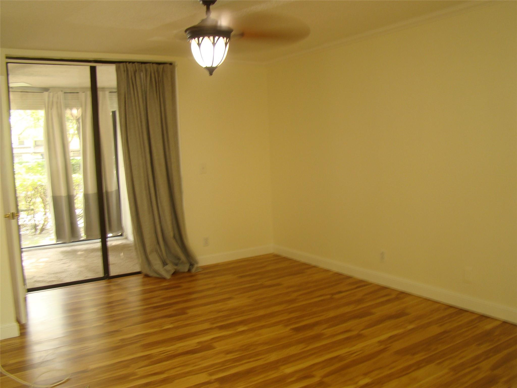 APPLEWOOD VILLAGE 1 - Residential