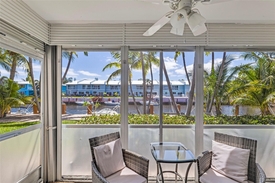 Lighthouse Point Plaza - Residential