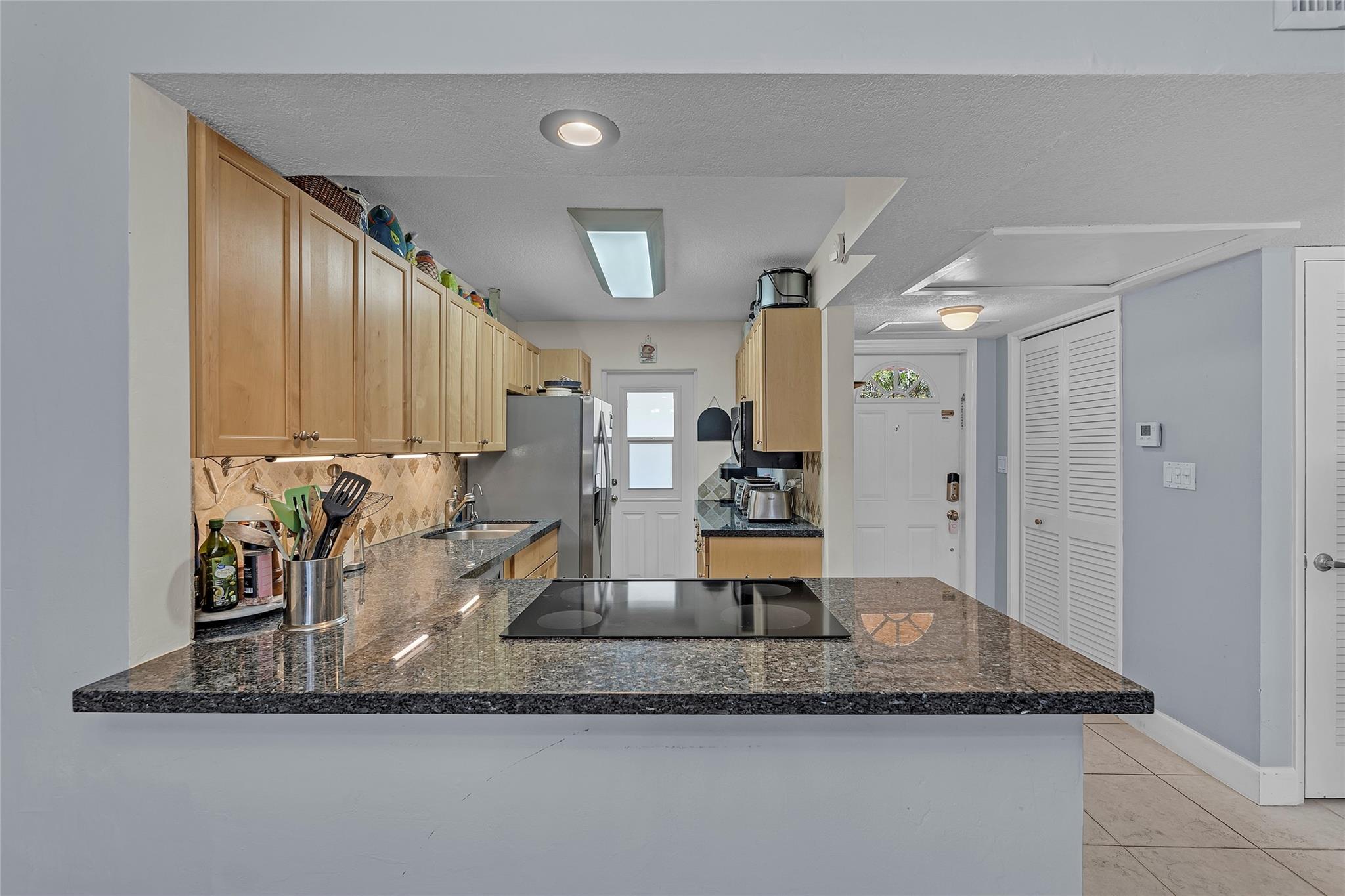 Lighthouse Point Plaza - Residential