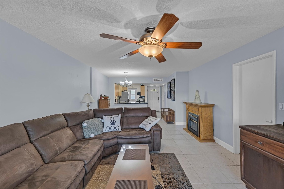 Lighthouse Point Plaza - Residential