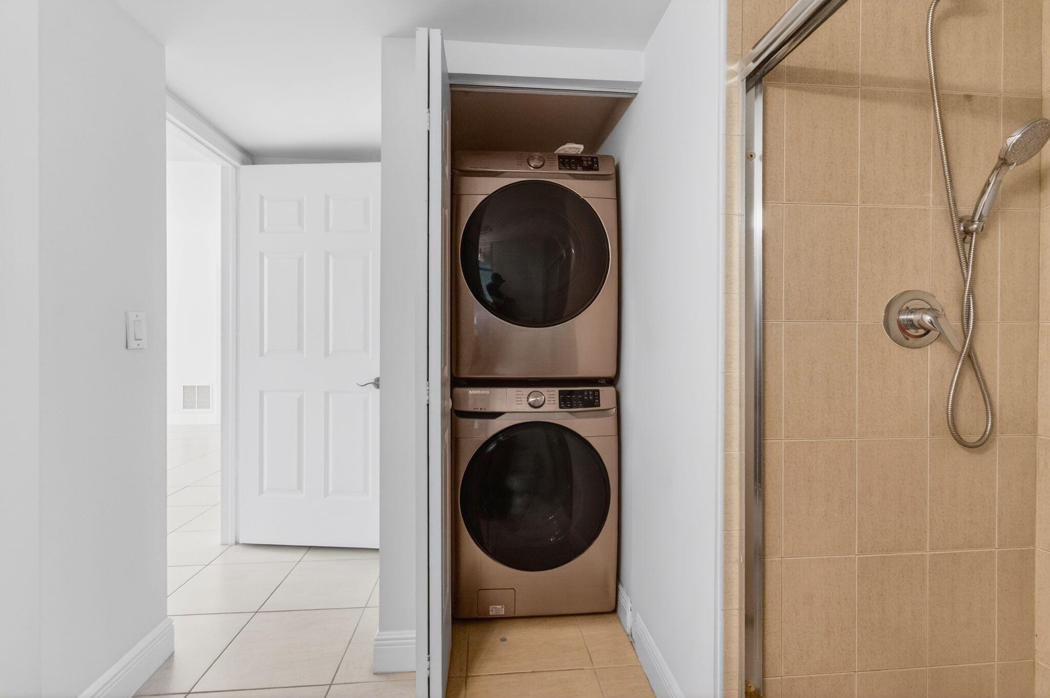 610 CLEMATIS CONDO - Residential